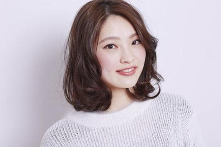 卷發什么發型容易駕馭 可萌可甜卷發造型