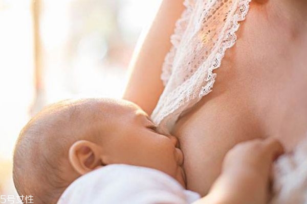 寶寶吃母乳的好處 母乳喂養對媽媽的好處