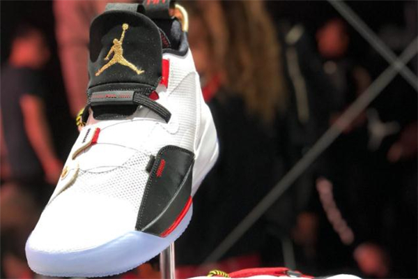 aj33怎么松鞋帶 巧妙的鞋帶設計