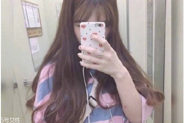 微卷長發發型 女生微卷長發圖片