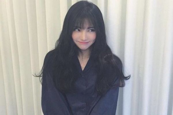 微卷長發發型 女生微卷長發圖片