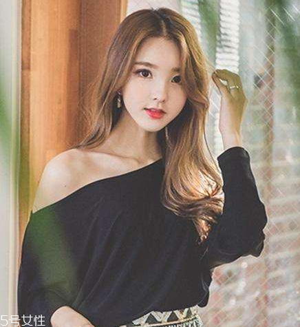 微卷長發發型 女生微卷長發圖片