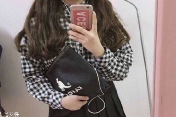 微卷長發發型 女生微卷長發圖片