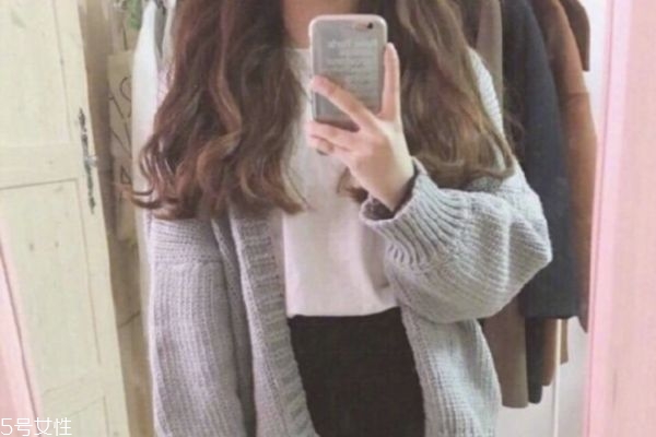 微卷長發發型 女生微卷長發圖片