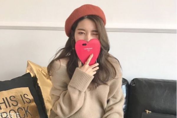 微卷長發發型 女生微卷長發圖片