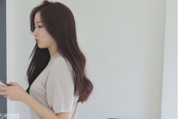 女生卷發發型圖片 學生長卷發發型圖片