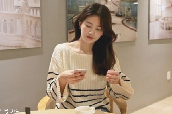 微卷長發發型 女生微卷長發圖片