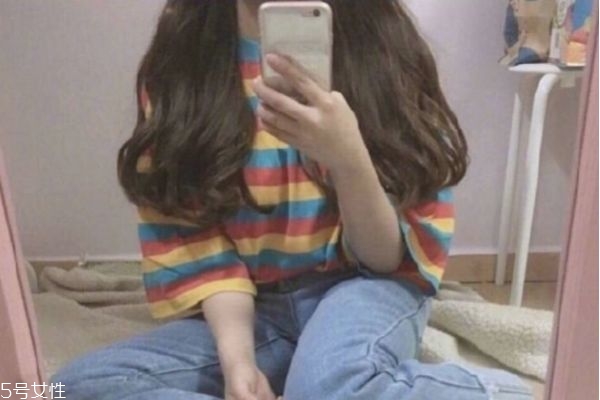 微卷長發發型 女生微卷長發圖片