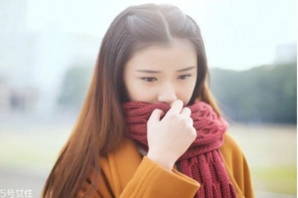 拉直頭發需要多長時間 拉直頭發的危害