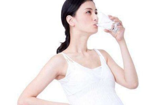 孕婦不愛(ài)喝水怎么辦 孕婦不愛(ài)喝水的后果