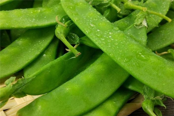 荷蘭豆炒臘腸的做法 經典家常菜