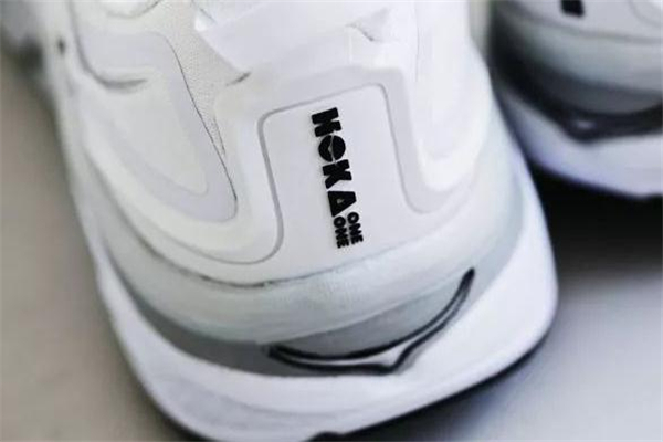 hoka one one怎么讀 發音很特別