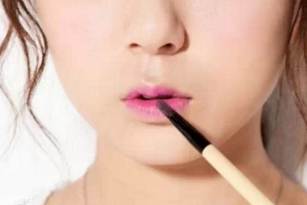 新手唇妝教學,3招打造完美唇妝