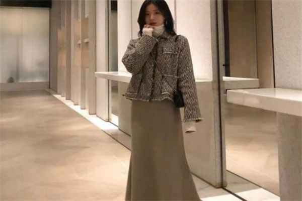 小香風外套適合多大年齡 優雅美麗的象征