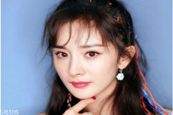瓜子臉大額頭適合什么發型 長臉大額頭女生適合發型