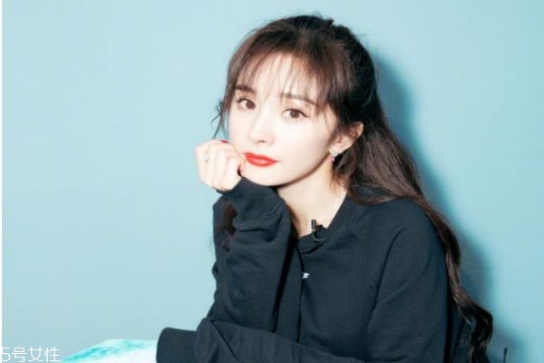 瓜子臉大額頭適合什么發型 長臉大額頭女生適合發型