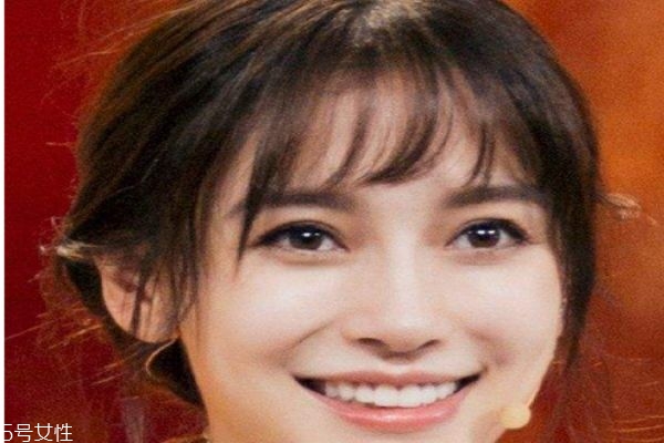 瓜子臉大額頭適合什么發型 長臉大額頭女生適合發型