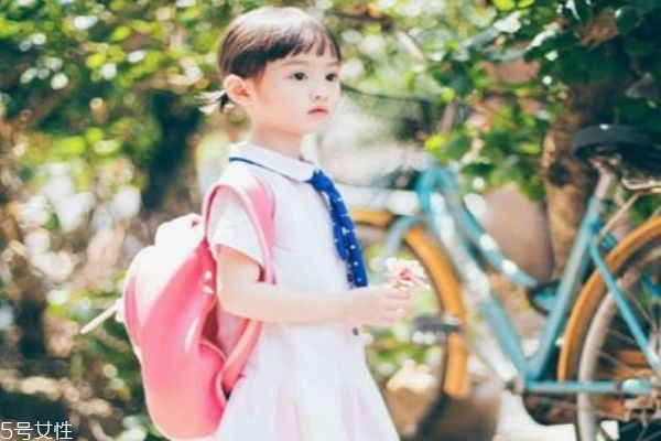 小女孩短發發型 兒童短發發型圖片