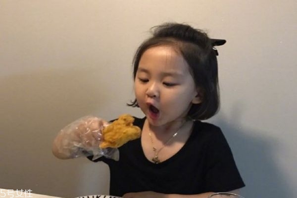 小女孩短發發型 兒童短發發型圖片