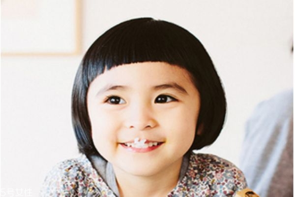 小女孩短發發型 兒童短發發型圖片