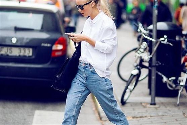mom jeans是蘿卜褲嗎 mom jeans和蘿卜褲的區別