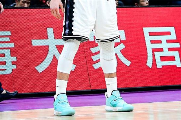 aj33 se郭艾倫配色多少錢 郭艾倫全新戰靴
