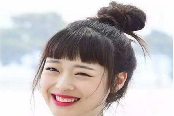 一分鐘懶人盤發丸子頭 高聳簡單丸子頭扎法