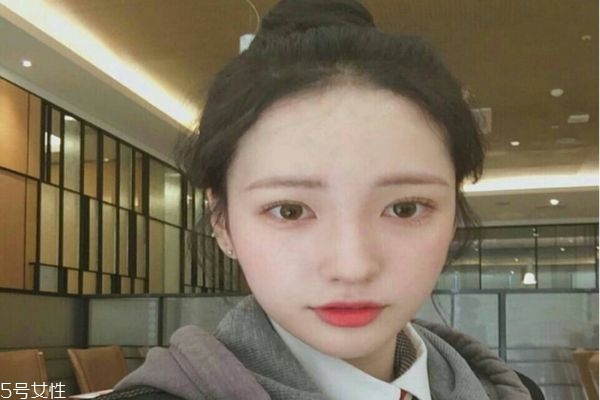 一分鐘懶人盤發丸子頭 高聳簡單丸子頭扎法
