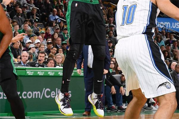 耐克歐文5曼巴精神發售時間 kyrie5曼巴主題配色