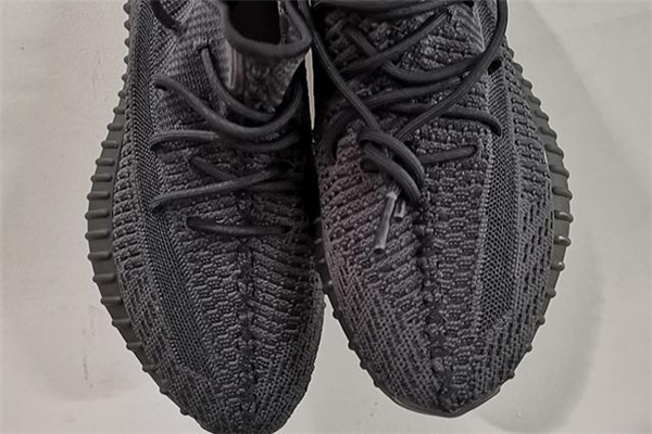 yeezy 350純黑側透發售日期 椰子350black發售信息