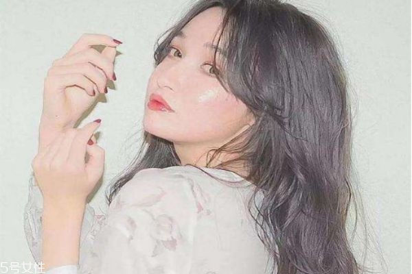 臉大圓適合什么發型 適合大臉女生的發型
