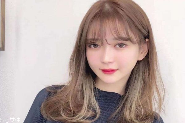 臉大圓適合什么發型 適合大臉女生的發型