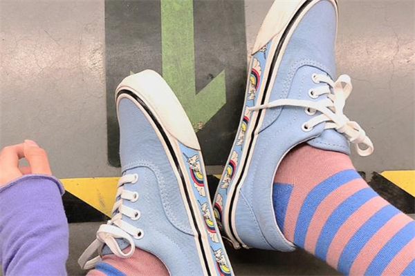 vans獨角獸真假鑒定 從這些細節對比