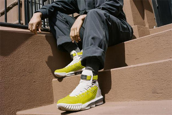 耐克lebron16 hfr熒光檸檬黃發售時間 詹16hfr亮黃配色