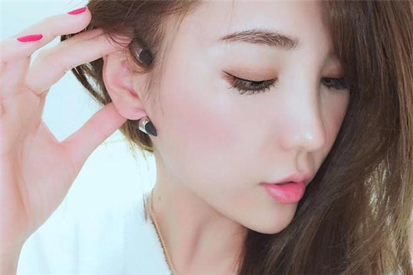 ear up瘦臉耳環怎么戴-ear up瘦臉耳環正確用法