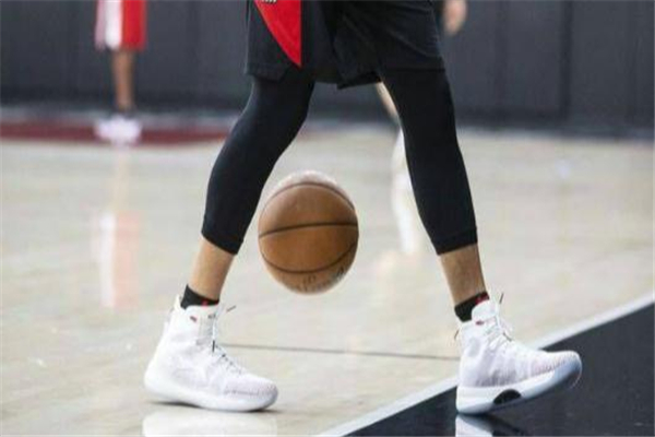 李寧馭帥13和馭帥11哪個好 馭帥13和11區別