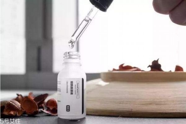 煙酰胺原液有什么作用 煙酰胺和神經酰胺可以一起用嗎