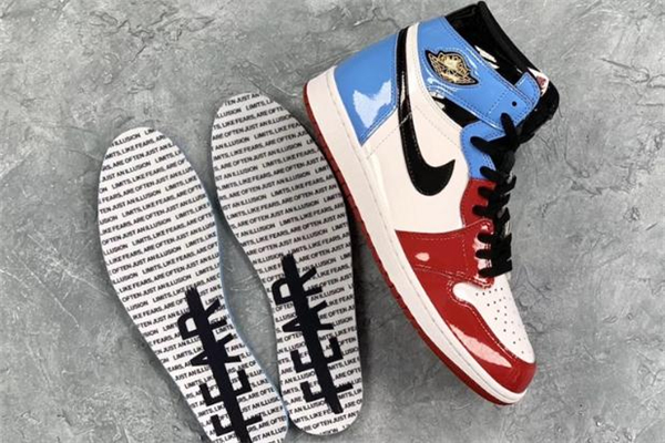 aj1北卡藍芝加哥發售時間 aj1漆皮北卡藍芝加哥拼接配色