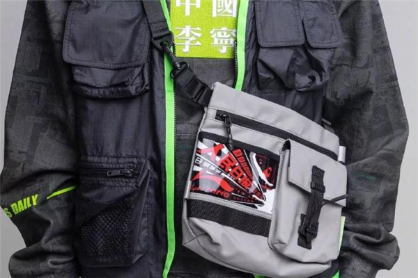 李寧人民日?qǐng)?bào)聯(lián)名哪里能買到 李寧人民日?qǐng)?bào)系列在哪買