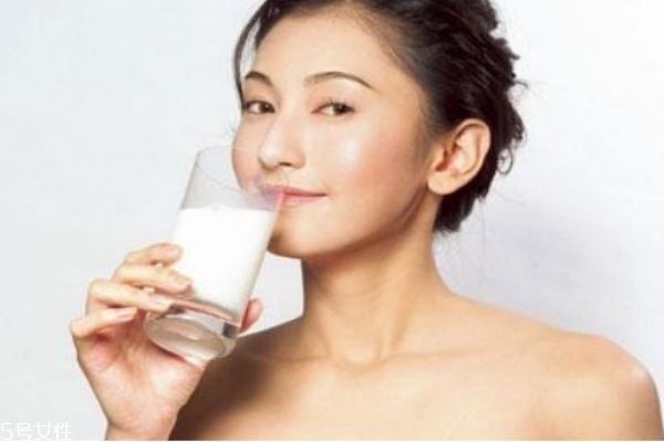 牛奶和豆漿哪一個營養更高 牛奶和豆漿的區別