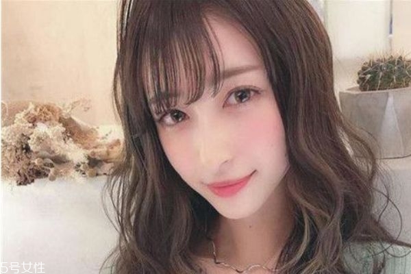 夏天適合染什么顏色 適合夏天染的頭發顏色