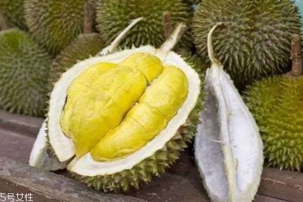 為什么榴蓮有一股臭味呢 榴蓮有什么營養價值呢
