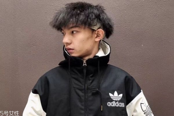 頭發軟適合錫紙燙嗎 錫紙燙適合什么發質