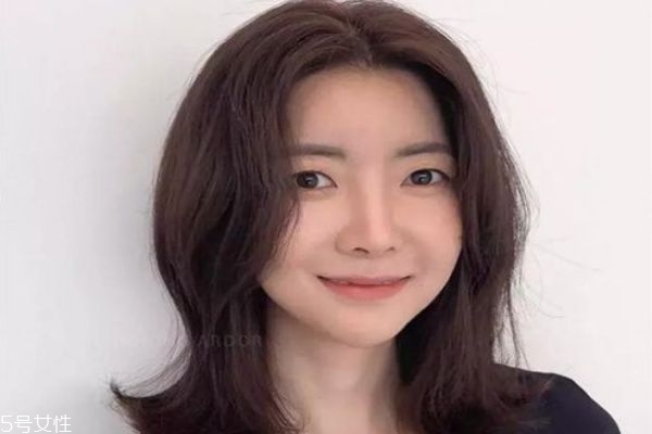 中長發配什么卷好看 好看的中長發卷發發型