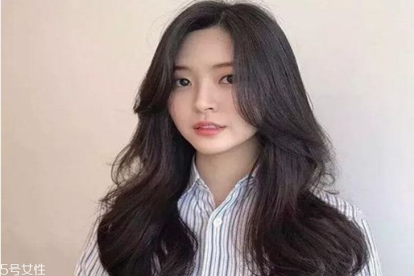 中長發配什么卷好看 好看的中長發卷發發型
