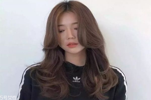 中長發配什么卷好看 好看的中長發卷發發型