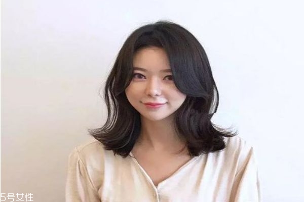 中長發配什么卷好看 好看的中長發卷發發型