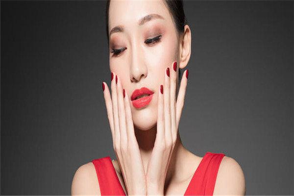 美甲可以保持多久 美甲應該怎么保養(yǎng)
