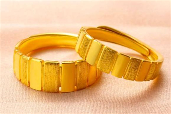 黃金戒指為什么會變白 黃金戒指發白怎么恢復