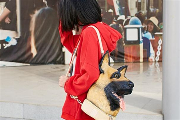 狗頭雙肩包多少錢(qián) bnu狗頭雙肩包正品價(jià)格